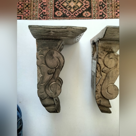 Pair of Three Hands Corp wall brackets - Picture 7 of 9